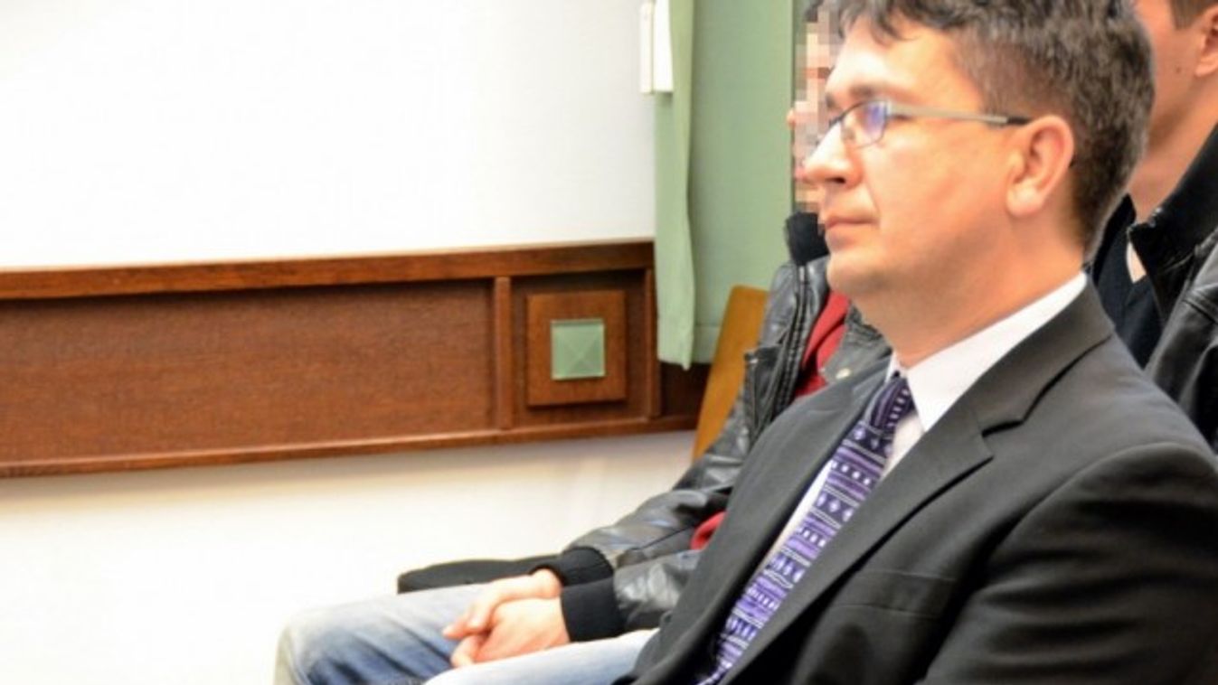 Jogerősen is elmeszelték a diákjainak melegpornóról mesélő tanárt