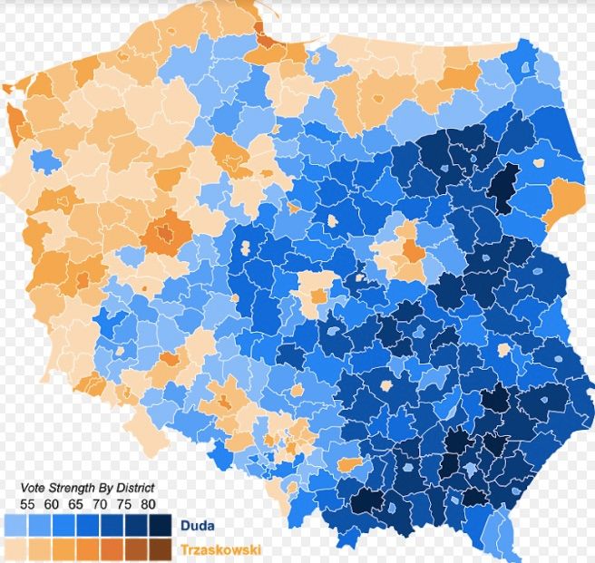 Lengyelország megosztottsága több, mint szembetűnő. Keleti részein Duda (kék), északnyugati harmadán viszont Trzaskowski (barna) támogatói vannak többségben. Forrás: wikipedia