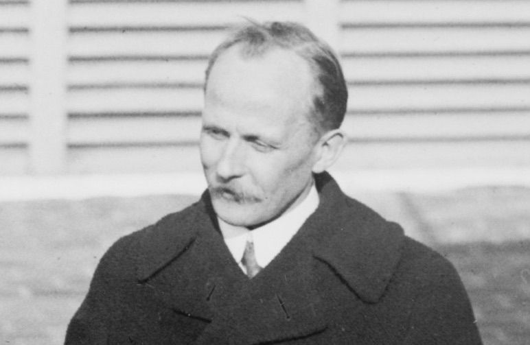 Martens 1920-ban / Forrás: Wikipedia