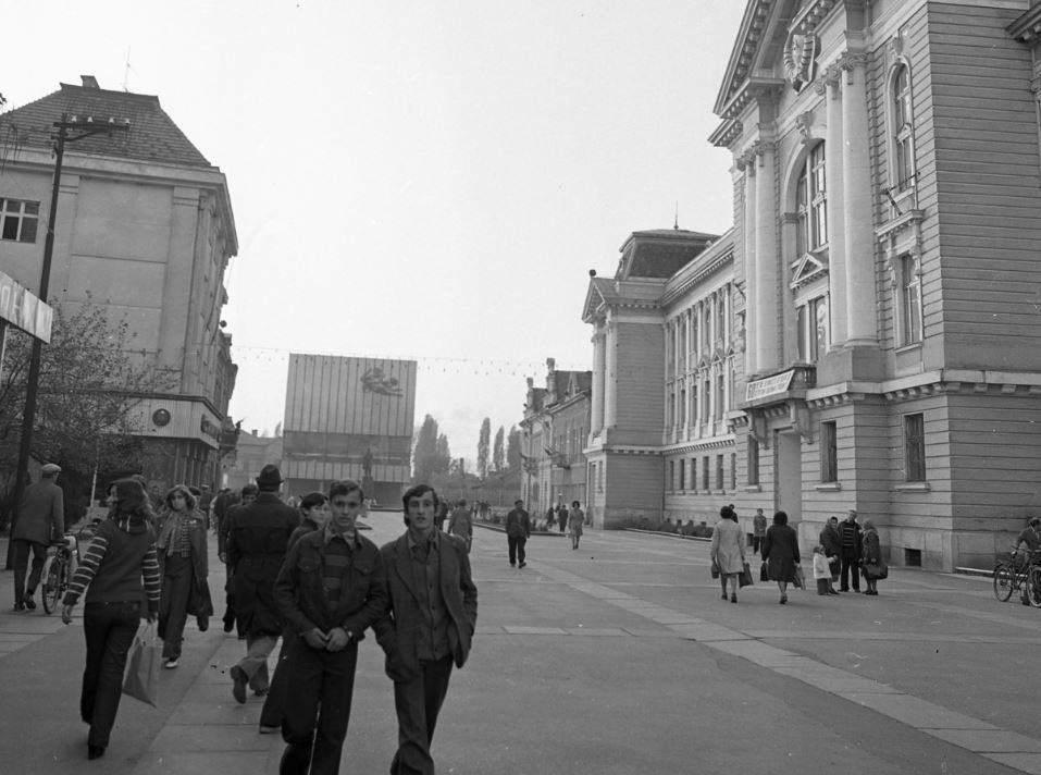 1976. Kárpátalja, Beregszász, Kossuth tér / Fortepan.hu, adományozó: Magyar Rendőr