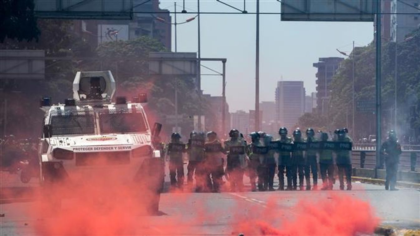 Tüntetők közé lőtt a nemzeti gárda Venezuelában