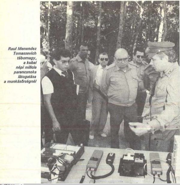 A bal szélen Rózsa-Flores, középen (kopasz elvtárs) a kubai vezető