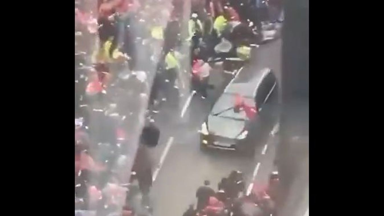 Terrortámadás a Szoboszlai Dominikékat ünneplők ellen Liverpoolban! (videó)