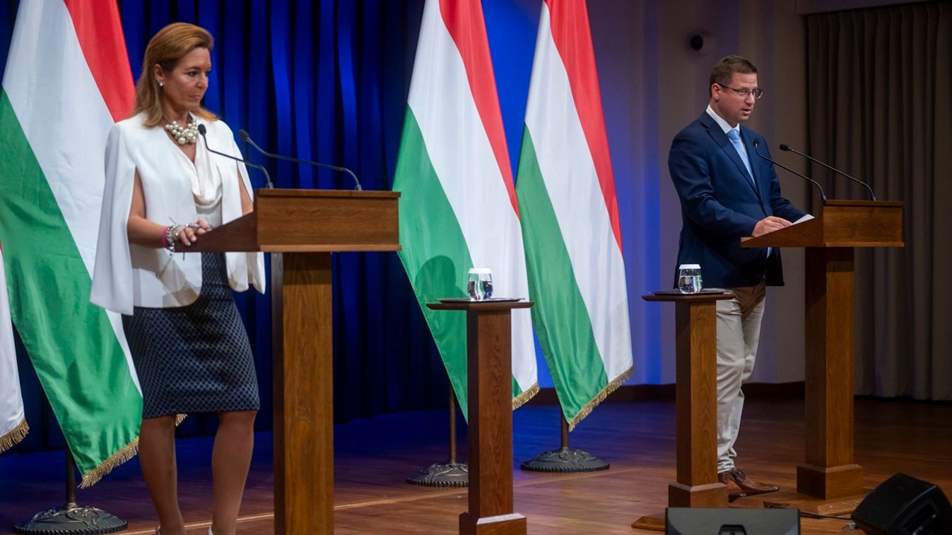 Gulyás Gergely a Kormányinfón: Magyarország jobb megállapodást tudott volna kötni Trumppal egyedül, mint amit Brüsszel kötött (VISSZANÉZHETŐ)