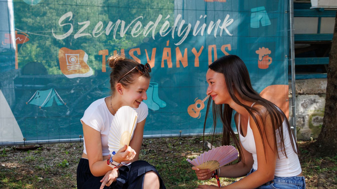 Lángos, buli, haverok – mindenki megtalálja a helyét Tusványoson