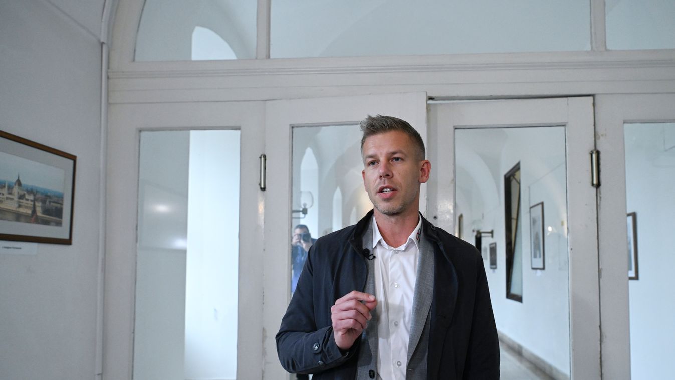 A kamuprofilok még Christiano Ronaldónál is népszerűbbé lájkolták Magyar Pétert