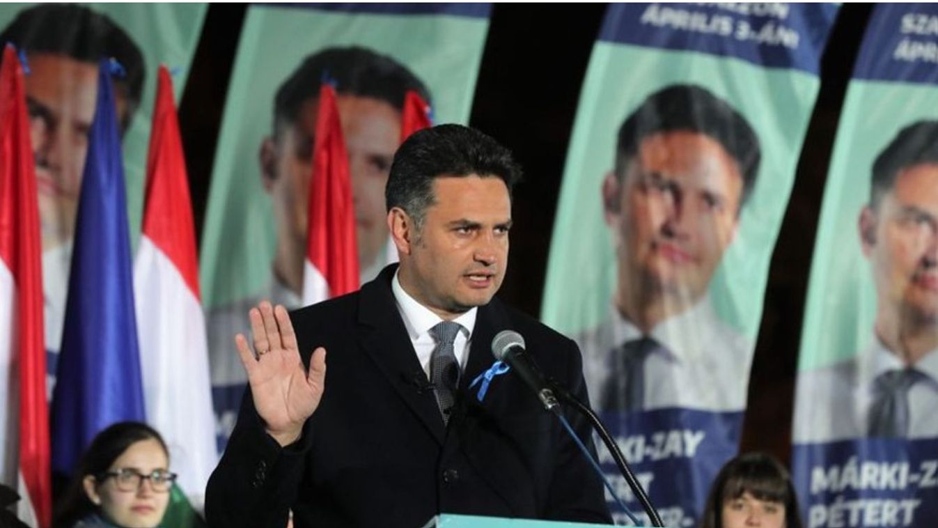 Szeretetország polgárháborúra készül