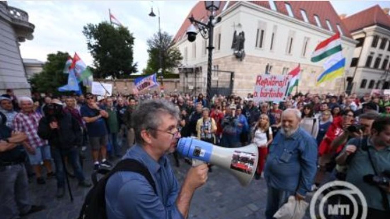 Hatvanpusztán tartja meg következő balhéját Hadházy