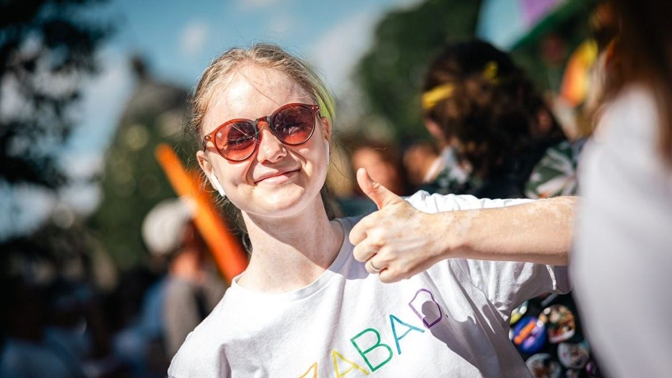 Feljelentették Pankotai Lilit a pride miatt, és máris újra szabályt szeghetett