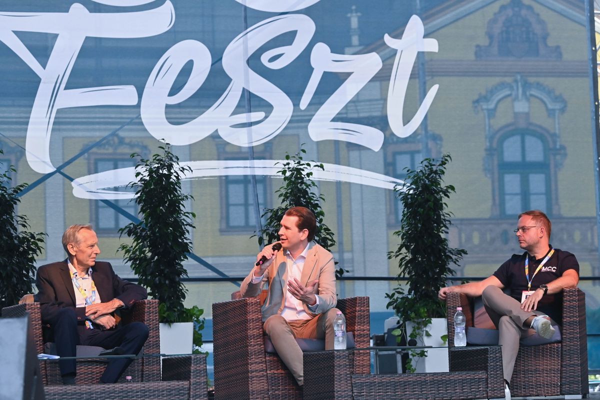 Sebastian Kurz: Ideje felébrednie Európának, mert hatalmas bajban van