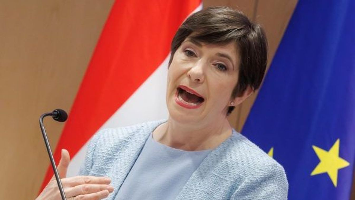 Dobrev szerint Orbán kókler, von der Leyenék viszont zsenik