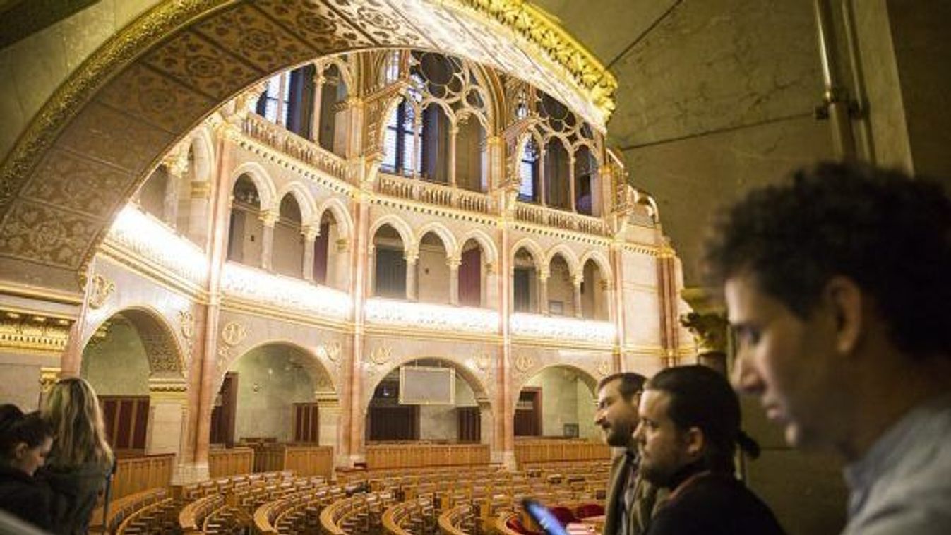 Fidesz és KDNP nélkül nincs rendkívüli ülés a Parlamentben