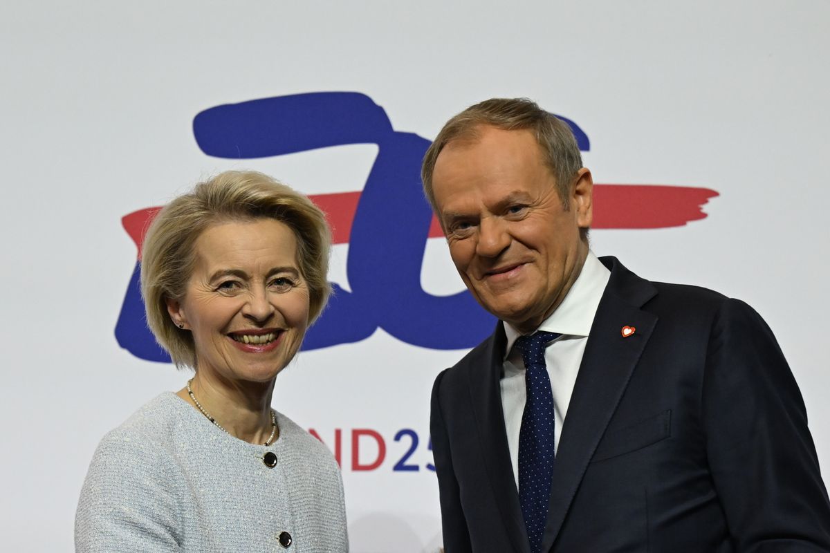 Lemondatnák a lengyelek Donald Tuskot
