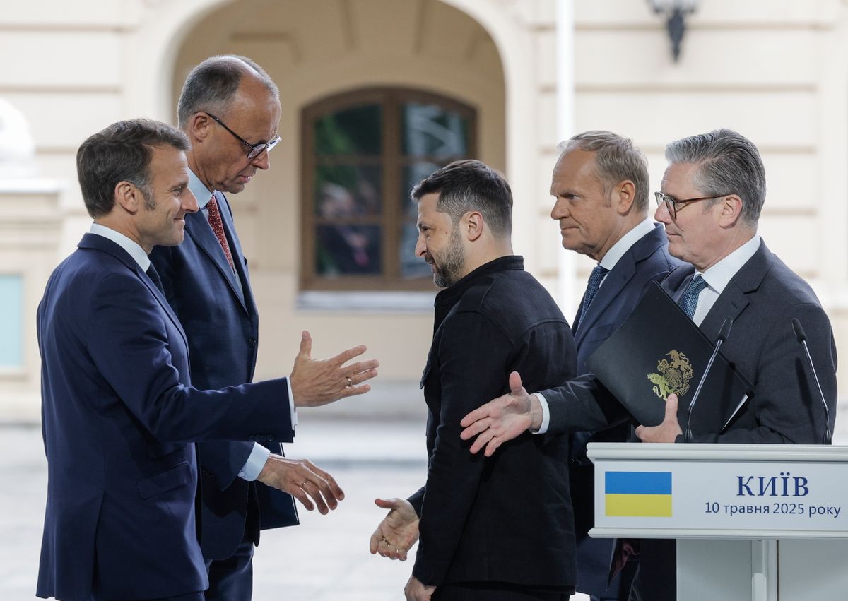 Zelenszkij pánikol - A háborúpárti európai szövetségeseit kihagyják a tárgyalásokból 