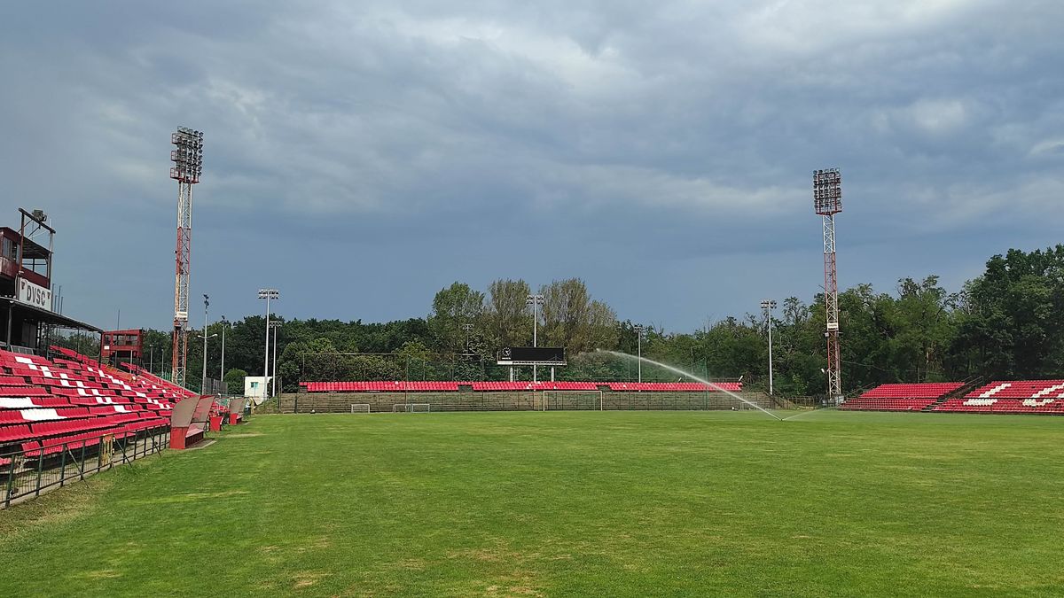 Nagy idők tanúja és nagy Loki-sikerek színhelye volt az Oláh Gábor utcai stadion. A szerző felvétele.