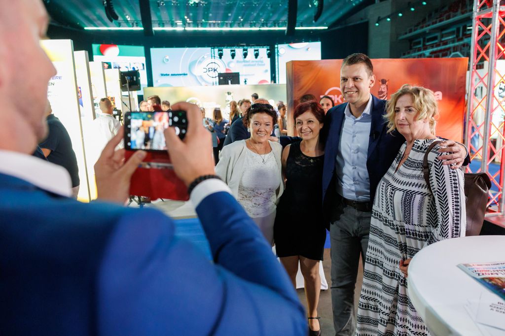 20250920 -- A Digitális Polgári Körök első országos találkozója, a Papp László Sportarénában. Menczer Tamás // fotó: Hatlaczki Balázs