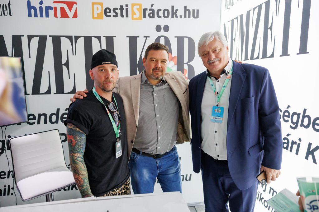20250920 -- A Digitális Polgári Körök első országos találkozója, a Papp László Sportarénában. Dezse Balázs, Huth Gergely, Gajdics Ottó // fotó: Hatlaczki Balázs