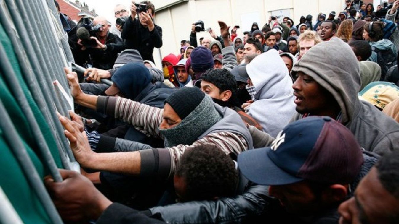 Tíz éve támadták meg hazánkat az agresszív migránsok Röszkénél