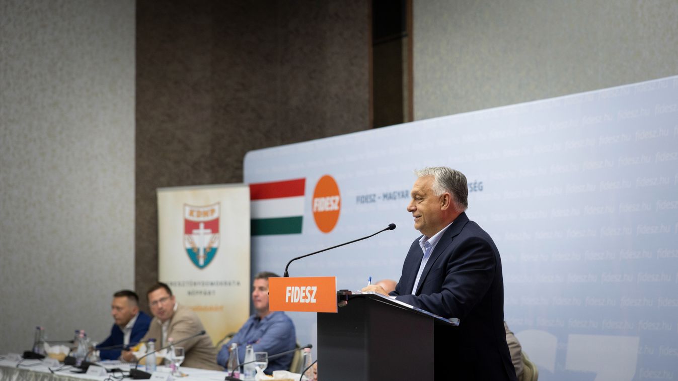 Orbán Viktor: Amíg mi vagyunk kormányon Magyarország a béke szigete marad