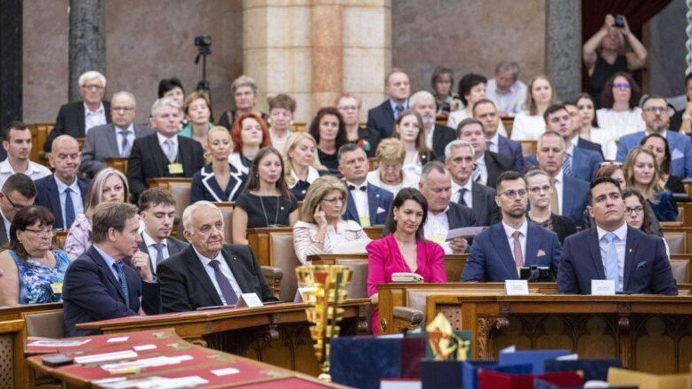 Országgyűlés: háromnapos üléssel kezdődik az őszi ülésszak
