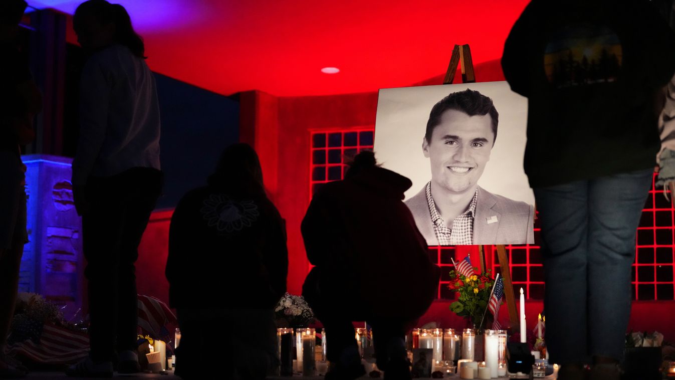 Sorban rúgják ki a cégek, szervezetek, egyetemek, iskolák azokat az idiótákat, akik ünnepelték Charlie Kirk halálát a közösségi médiában