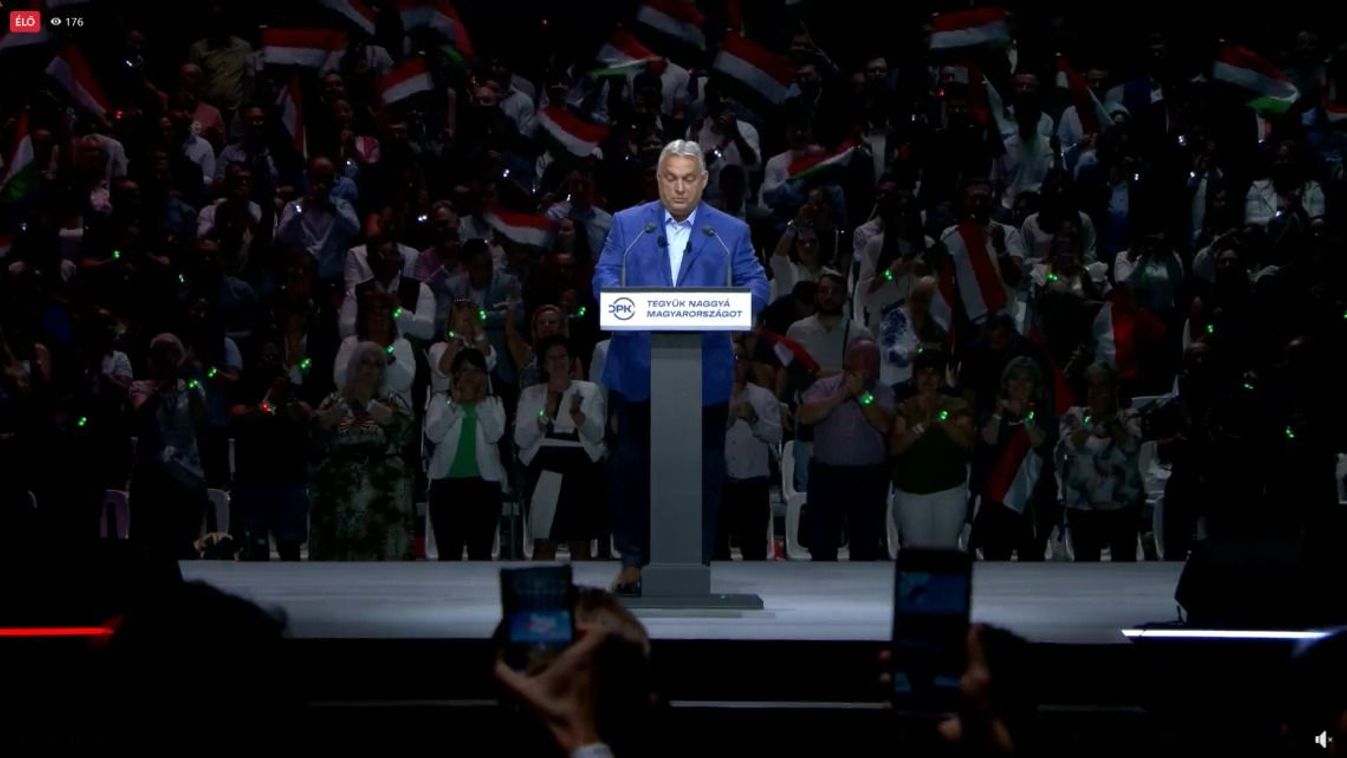 Orbán Viktor tízezernyi DPK-tag előtt: A saját utunkat kell járnunk!