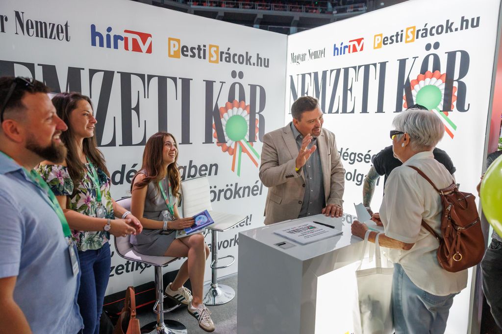 20250920 -- A Digitális Polgári Körök első országos találkozója, a Papp László Sportarénában. Huth Gergely // fotó: Hatlaczki Balázs