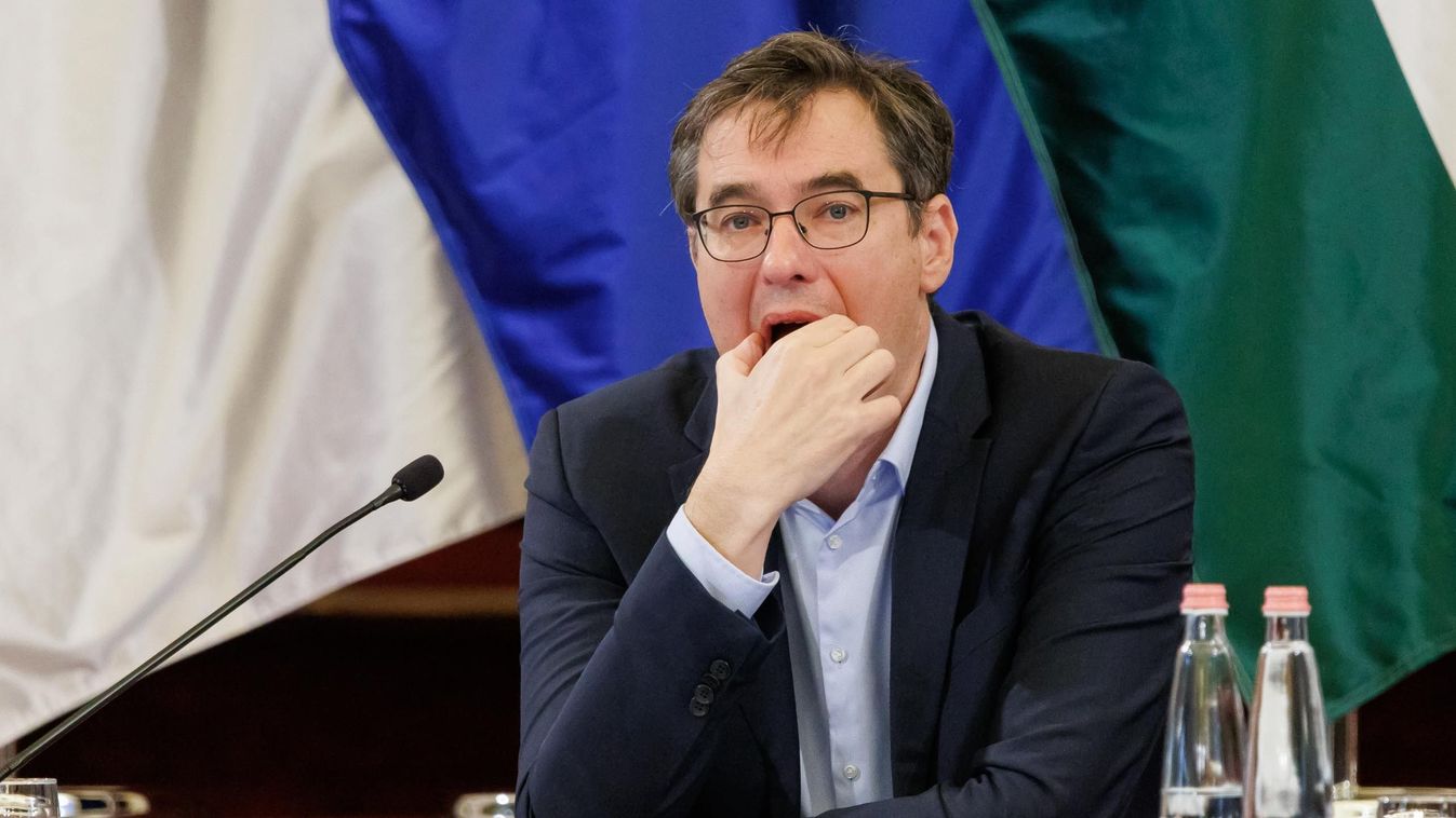 Fővárosi LMBTQ-tér: Karácsonyék asszisztálásával törvénytelenül szavaztatnak kiskorúakat