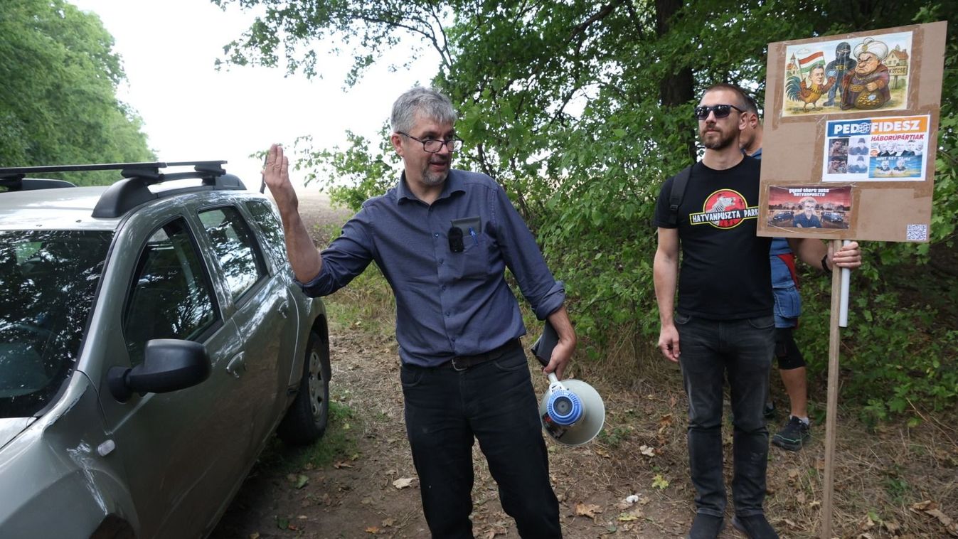 Hadházy megint aranybudit keres Hatvanpusztán (Galéria)