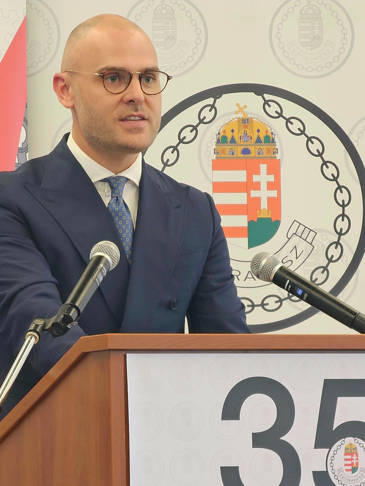 A kormány képviseletében Csepreghy Nándor államtitkár mondott ünnepi beszédet. Fotó: SZORAKÉSZ/Géher Ferenc