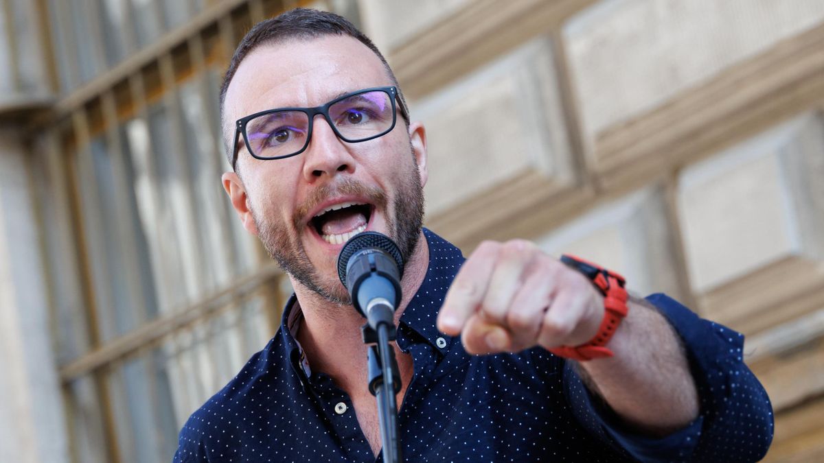 Ha a féregség testet öltene, Molnár Áronnak nevezné magát