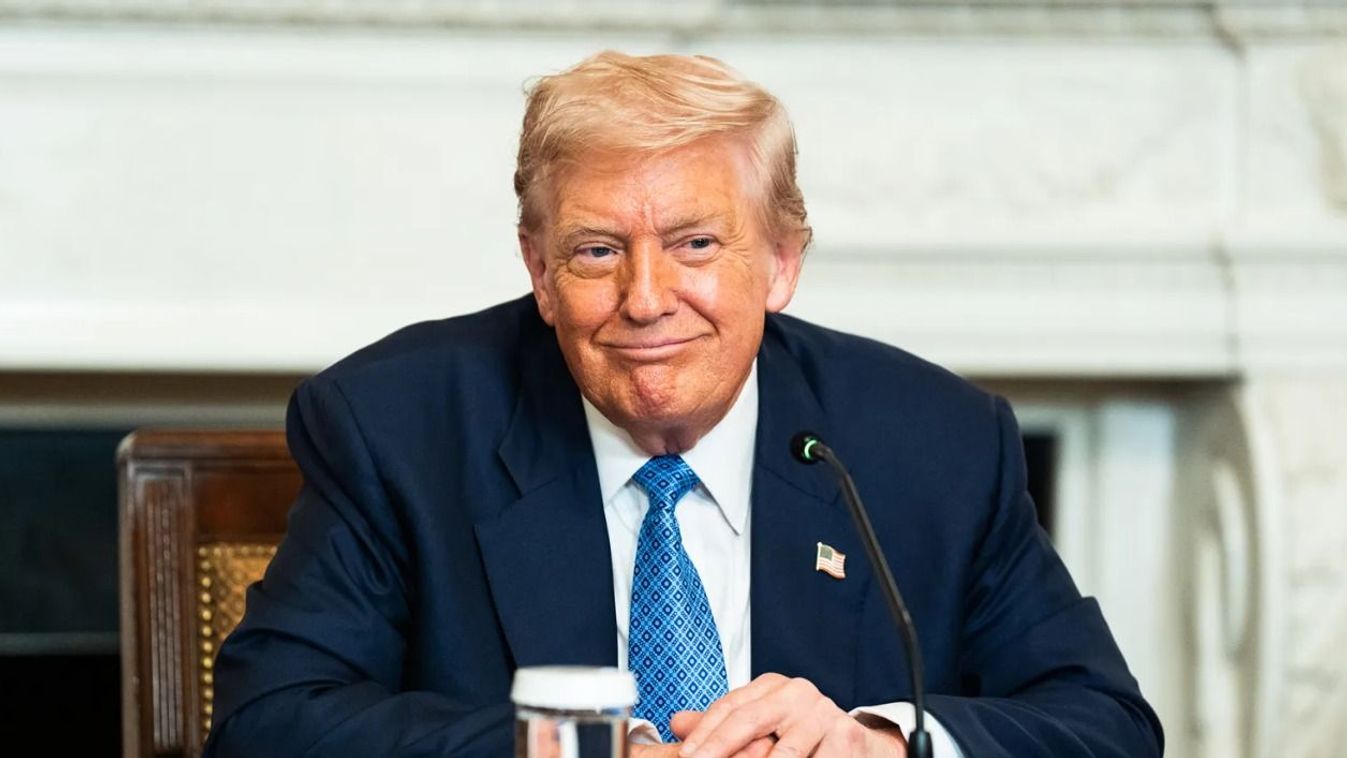 Trump rávágta az ajtót Maduro venezuelai államfőre, majd ki is röhögte