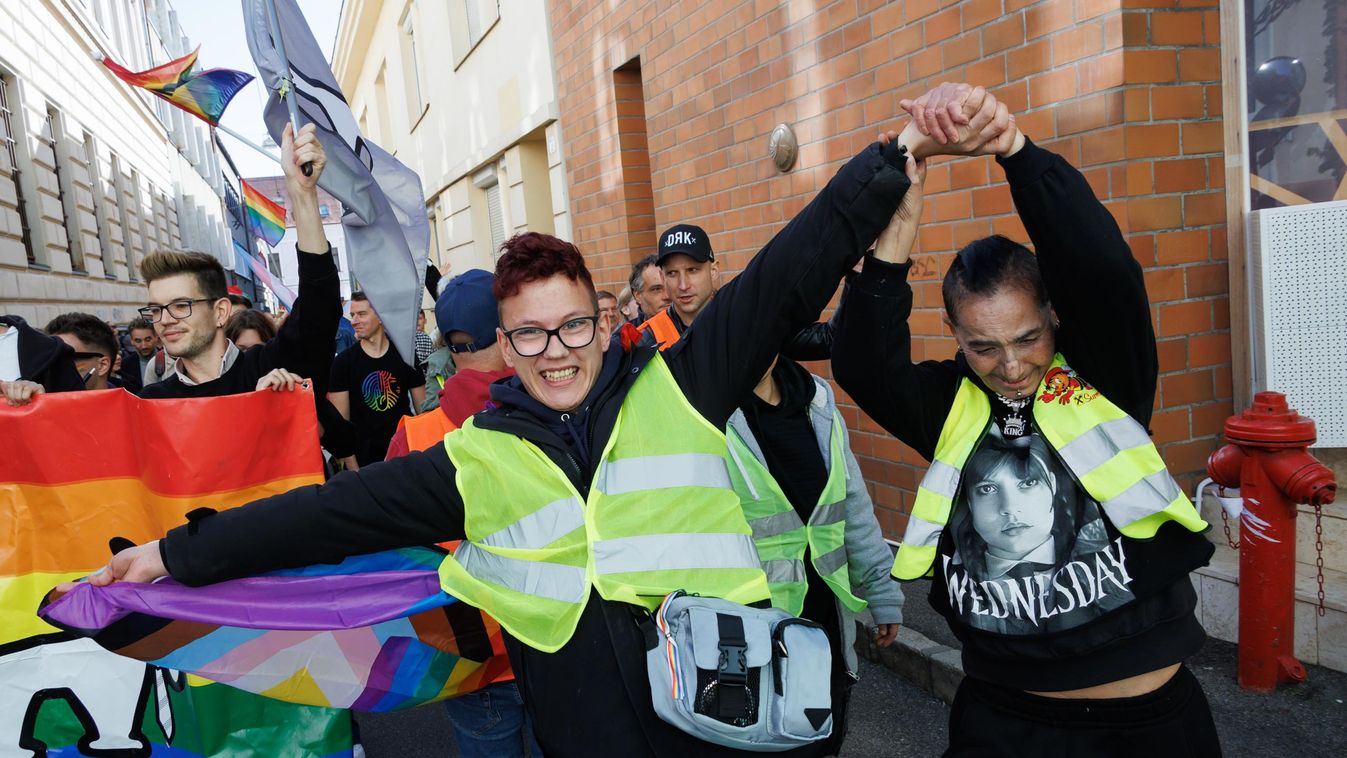 Mostantól langyikat is megáldanak majd a német papok