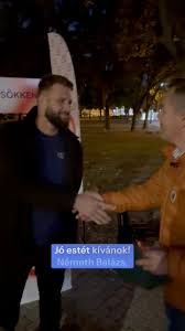 Némethy Balázs éppen meggyőzi Magyar Péter aktivistáját