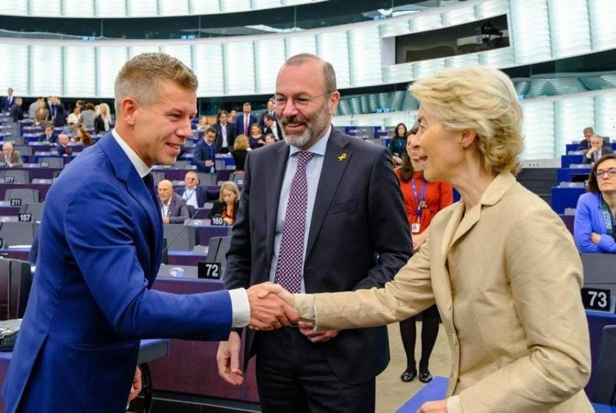 Magyar Péter az Európai Néppárt szívcsakrájában
