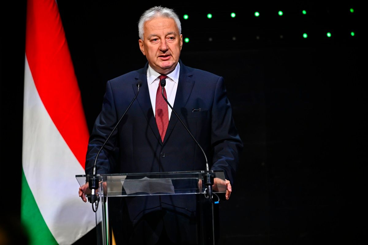 álmagyar SEMJÉN Zsolt