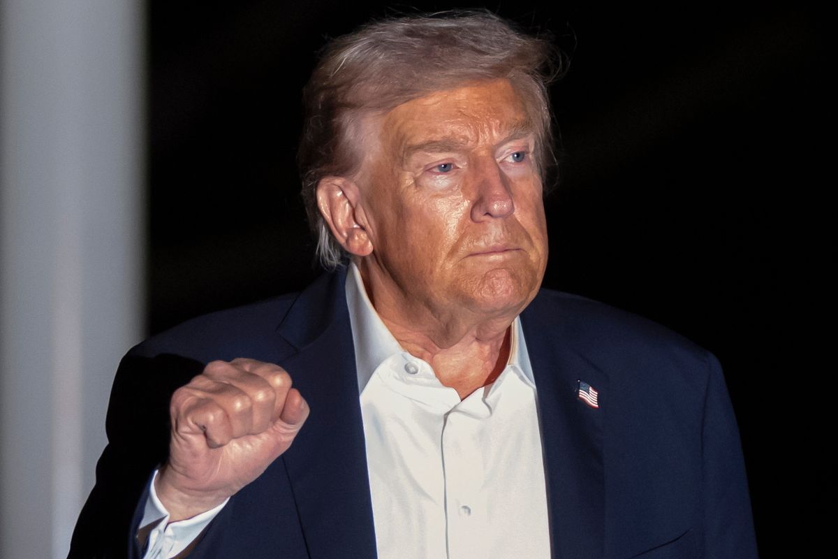 TRUMP, Donald, Budapest