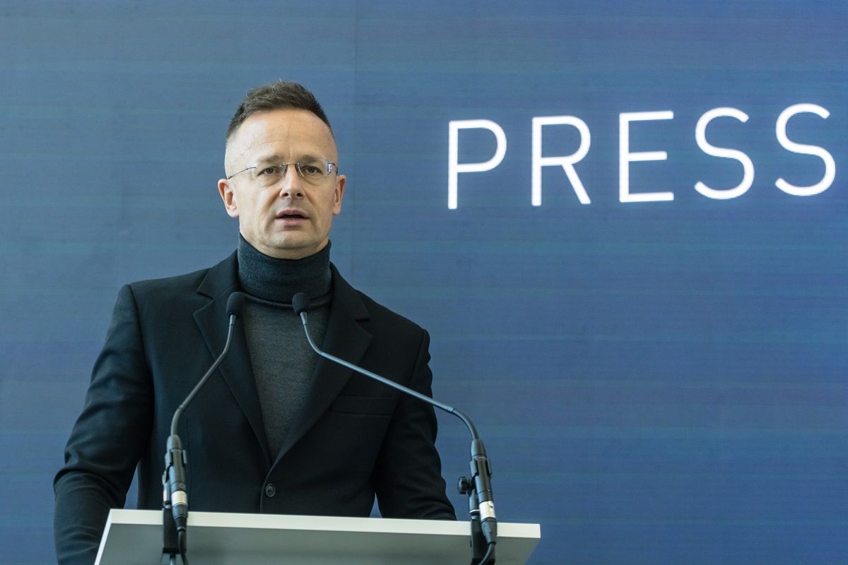 SZIJJÁRTÓ Péter