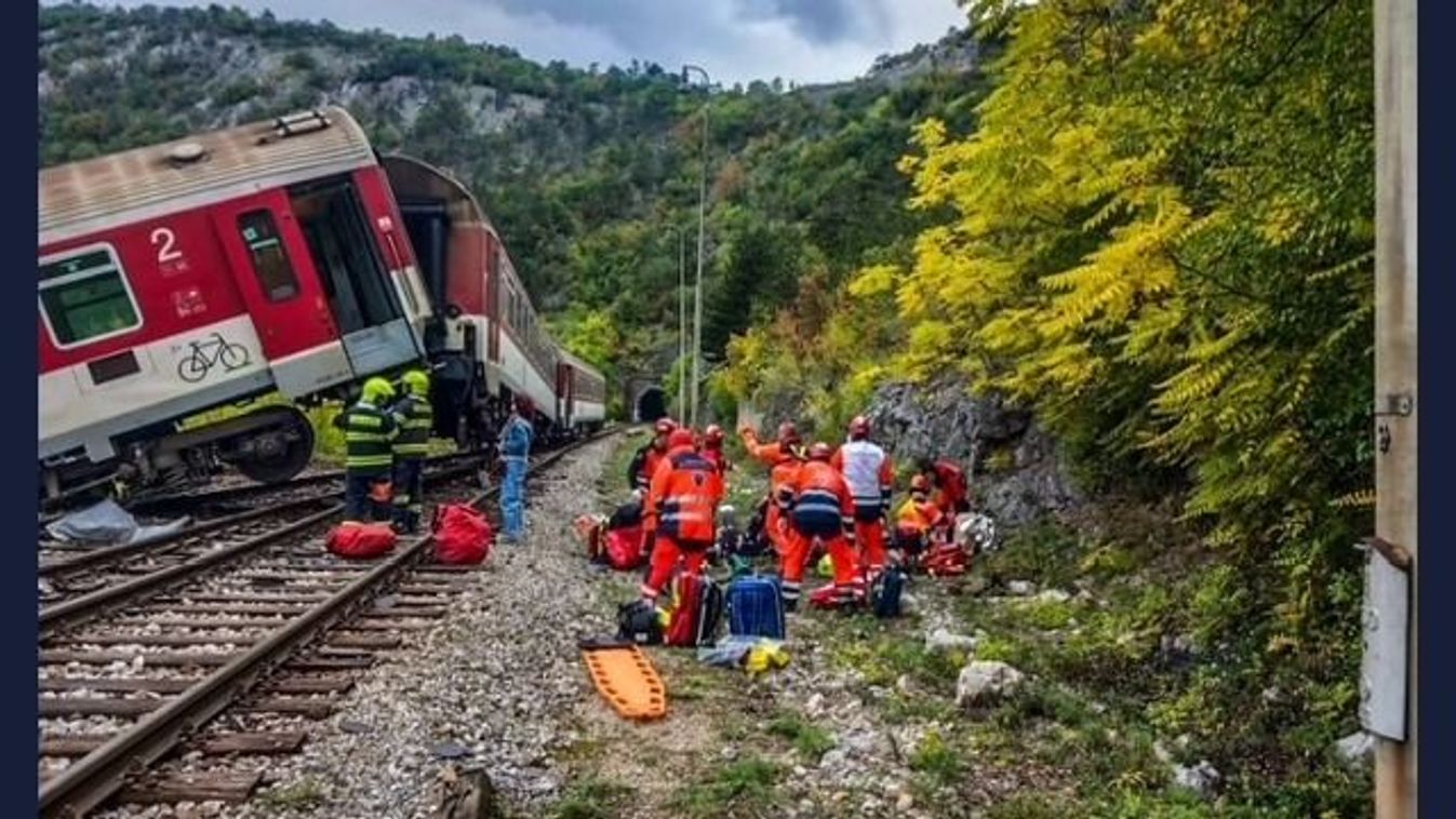 Összeütközött két gyorsvonat a magyarlakta felvidéki községnél, százan megsérültek