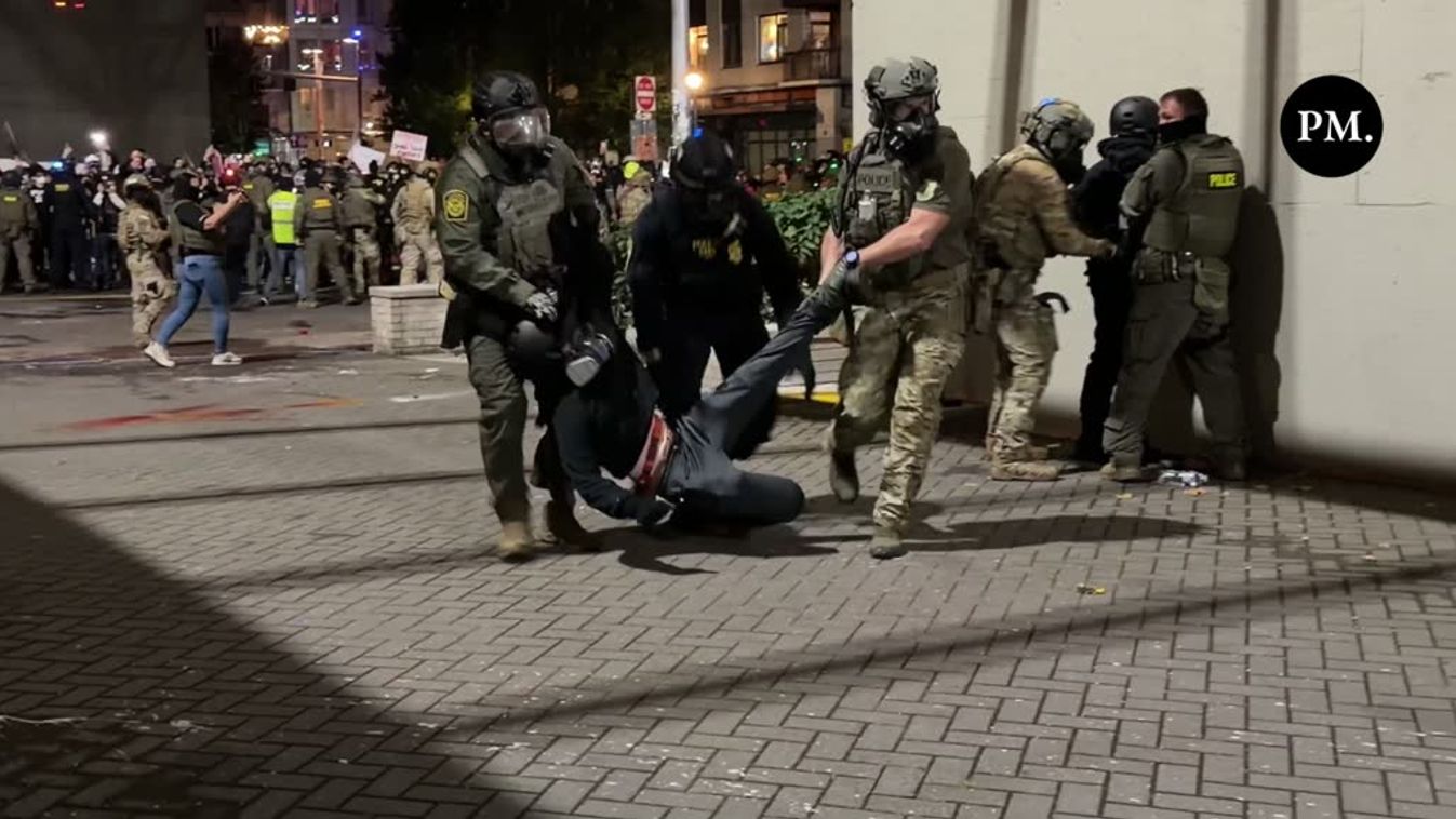 Lángokban áll Portland a bevándorláspárti antifák tombolása miatt