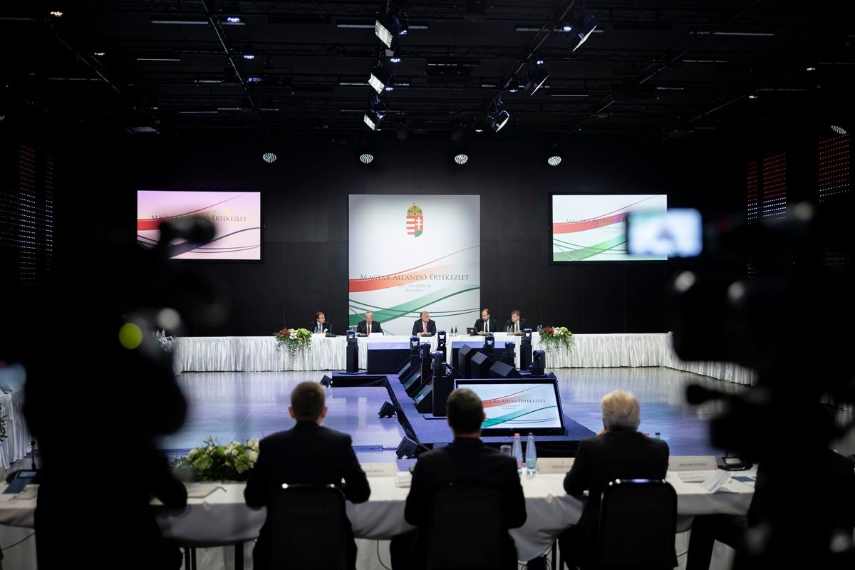 WETZEL Tamás; SZILÁGYI Péter; ORBÁN Viktor; SEMJÉN Zsolt; NACSA Lőrinc