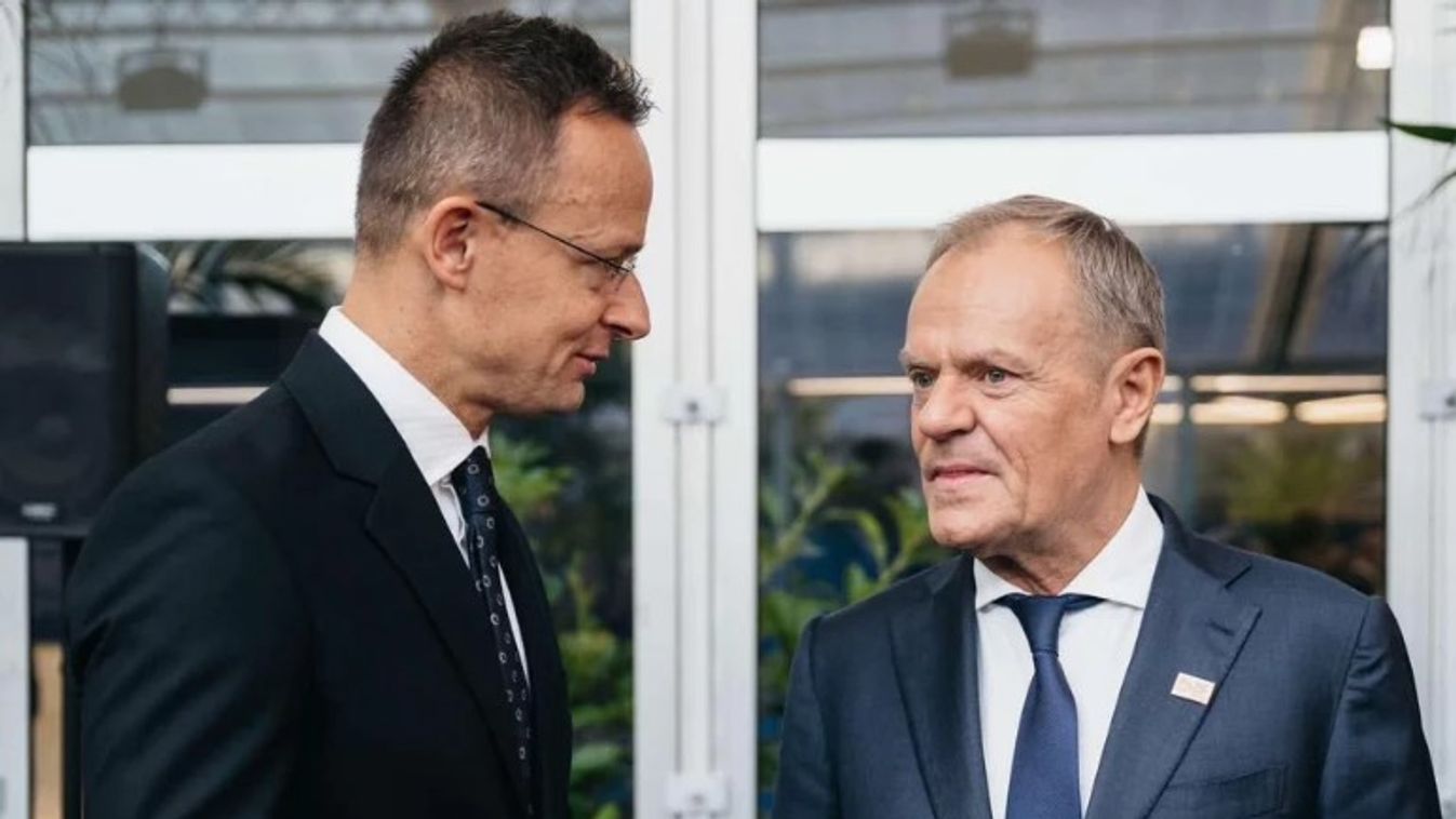 Szijjártó Péter elítélte, hogy Donald Tusk "terroristákat menteget"