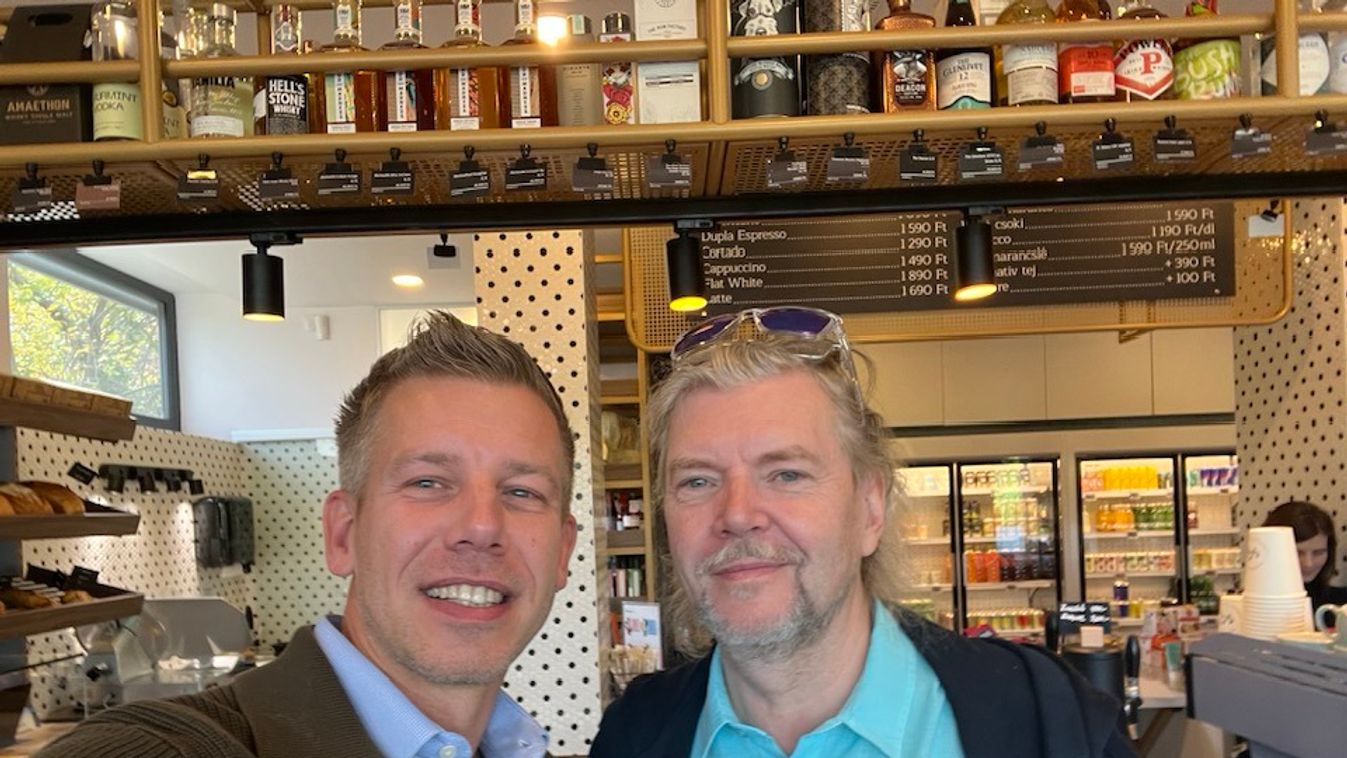 Délelőtt még álproblémának csúfolta, délután viszont már egy szelfivel meg is oldotta a Sziget-problémát Magyar Péter