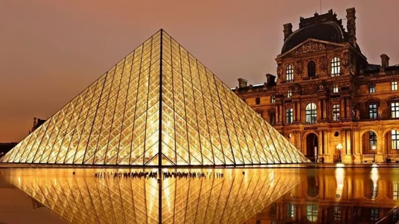 Franciaország annyira szét van esve, hogy kifosztották a Louvre-t