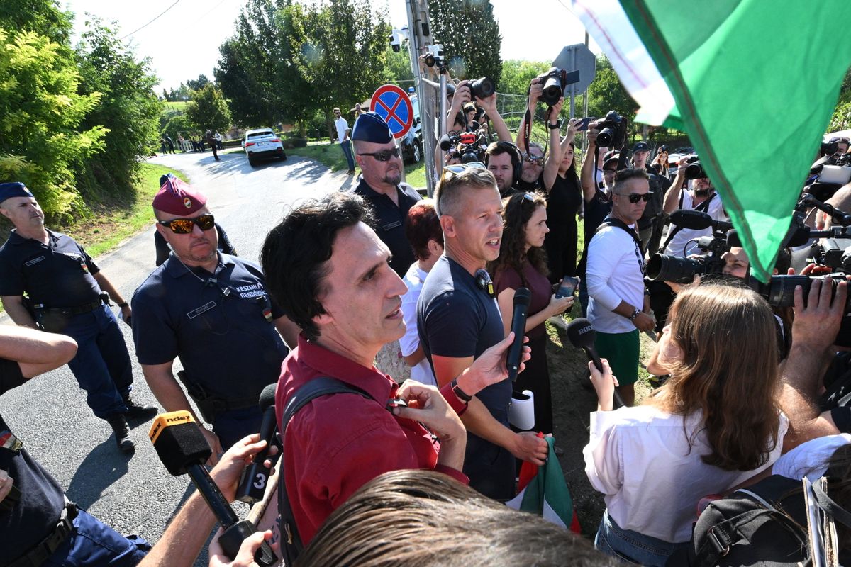 A tiszások nem csak a pénzüket, hanem a meleg otthonukat is feláldoznák A Péterért