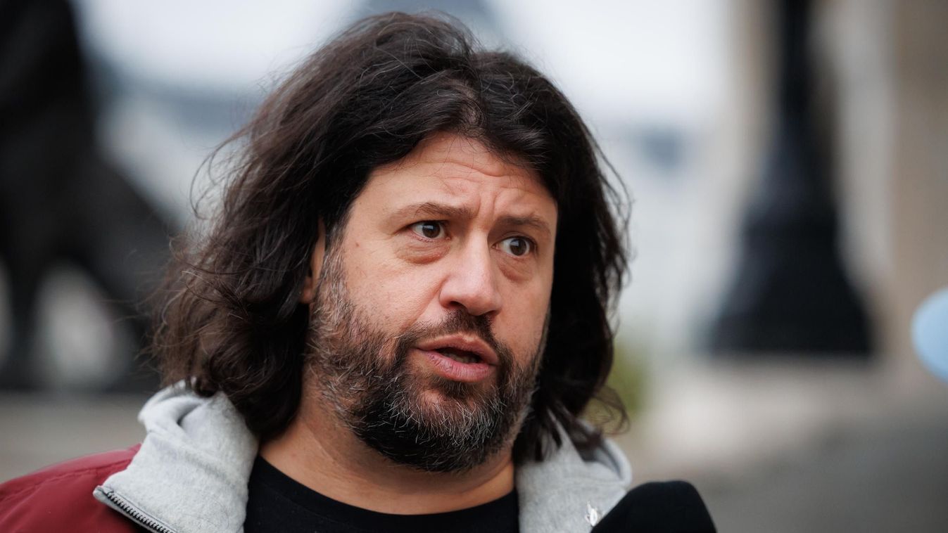 Puzsér és bandája felszívta magát – Galériánk a Kossuth téri tébolyról