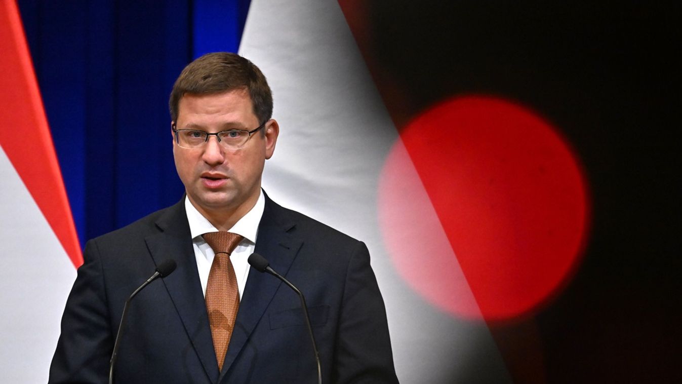 Gulyás Gergely a Kormányinfón: az Európai Parlament bűnszervezet formájában támogatja az erőszakos bűnelkövetőket (VISSZANÉZHETŐ)