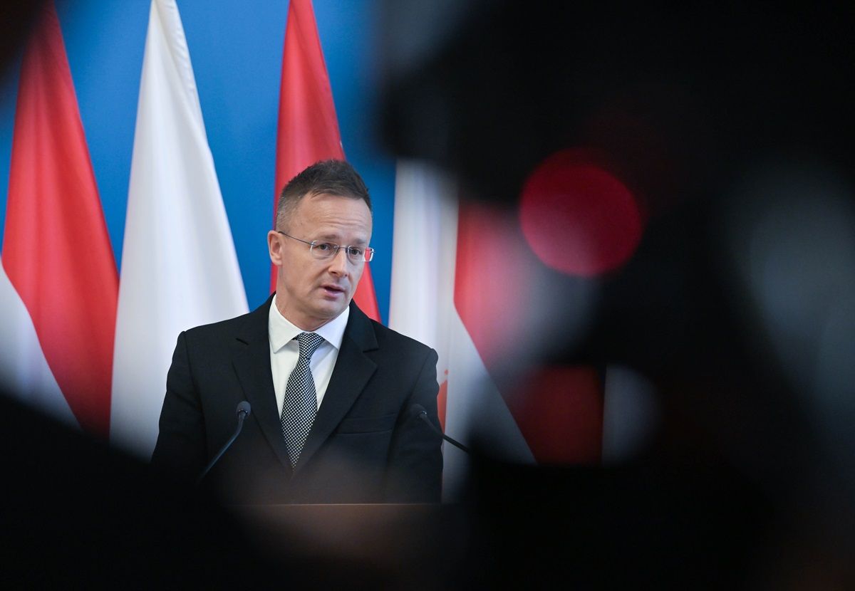 SZIJJÁRTÓ Péter