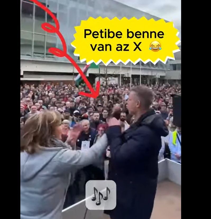 Rost Andrea kezéből tépte ki a mikrofont Magyar Péter.