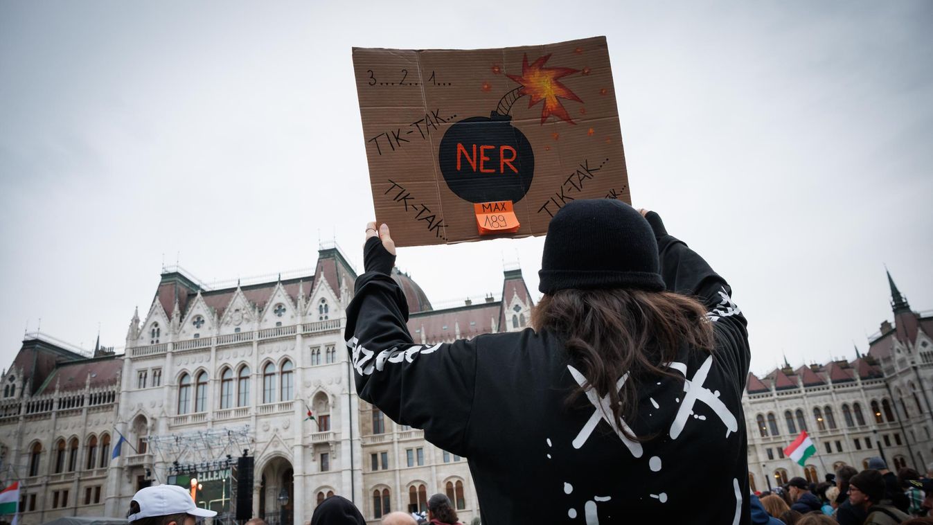 Orbán Viktor az álhírtünciről: olcsó hangulatkeltés és határtalan gyűlölet a gyermekvédelem álcájával